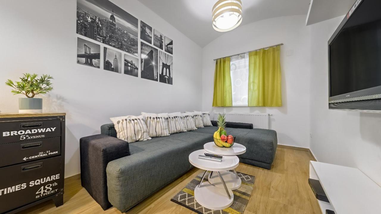 Charming & Cozy In Downtown *